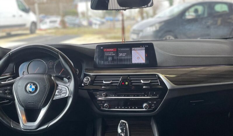 
								BMW 520D 190CV LUXURY LINE full									