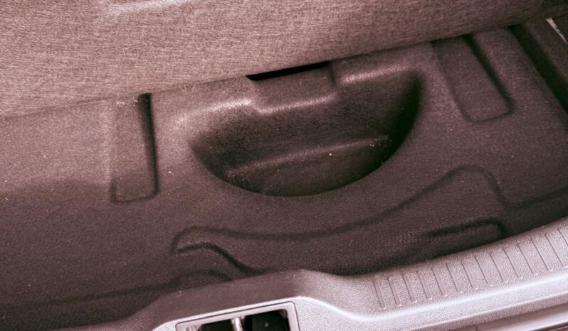 
								RENAULT MEGANE BOSE full									