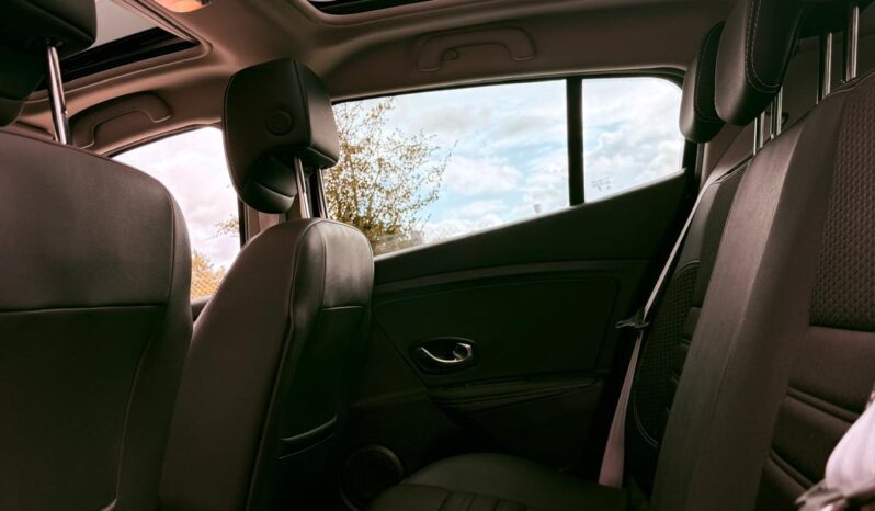 
								RENAULT MEGANE BOSE full									