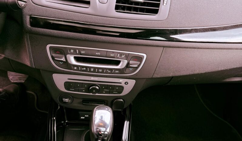 
								RENAULT MEGANE BOSE full									