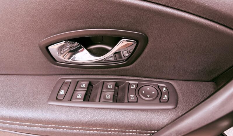 
								RENAULT MEGANE BOSE full									