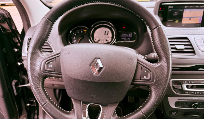 
								RENAULT MEGANE BOSE full									