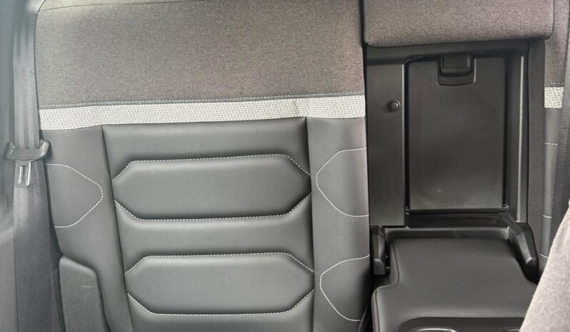 
								CITROEN C4 SHINE TEINTE full									