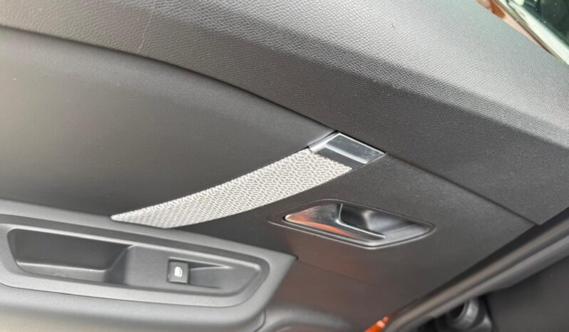 
								CITROEN C4 SHINE TEINTE full									