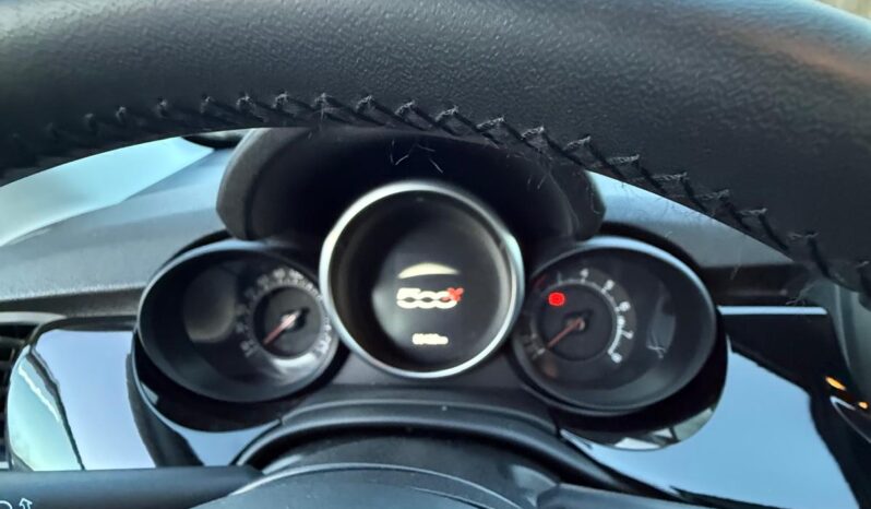 
								FIAT 500 X full									